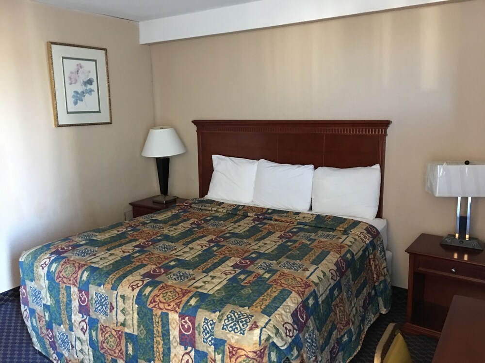 Rodeway Inn At Fort Lee - photo 7