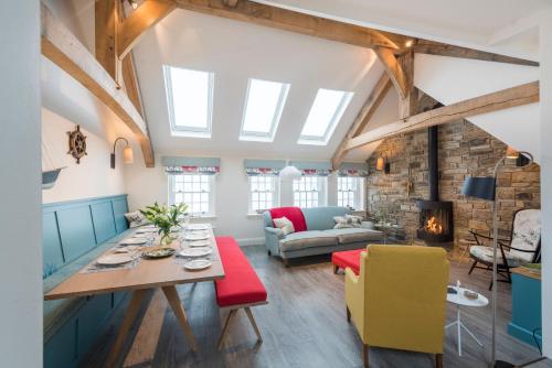 Iris 5 Star Gold Award Luxury Cottage — 4-Star Luxury Hotel in St Ives, United Kingdom