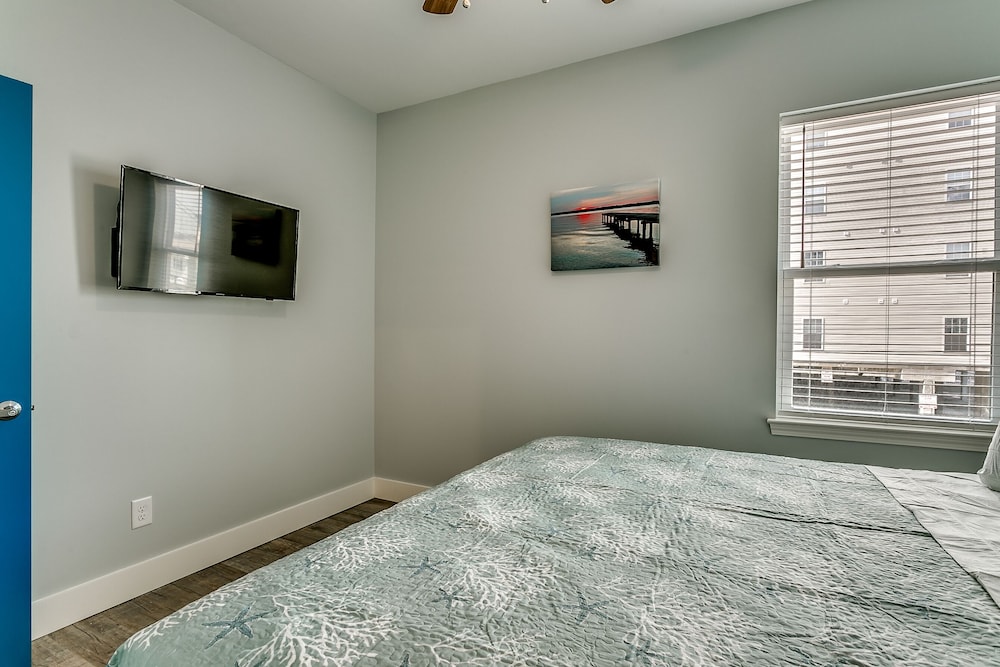 Together Resorts Cherry Grove Resort at 5401 A N Ocean Blvd - photo 6