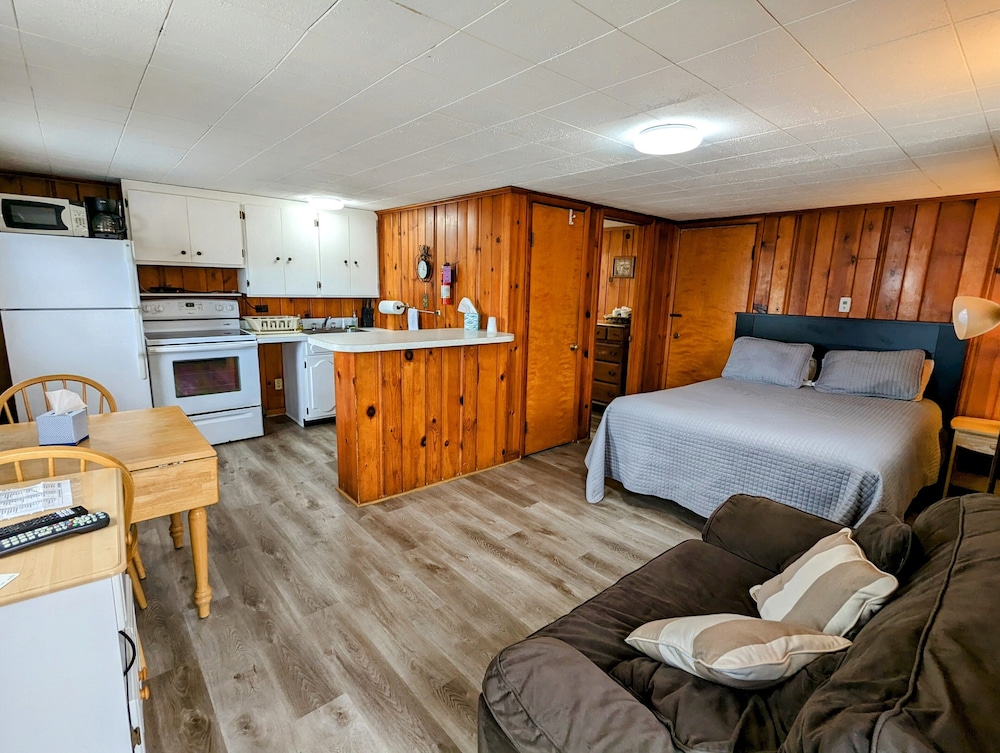Riverside Motel - photo 17