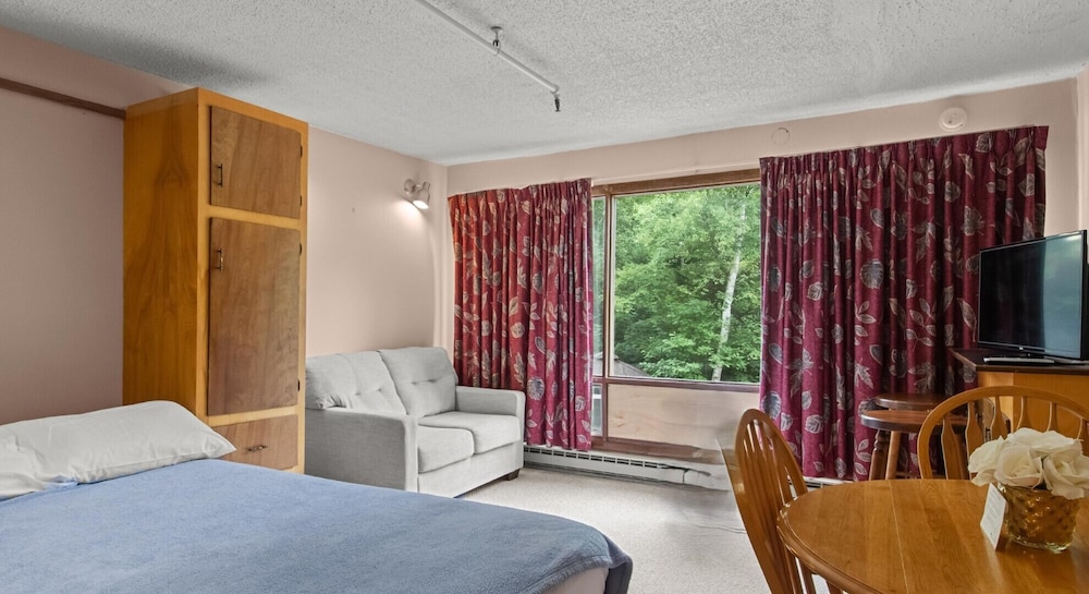 Evergreen Valley Inn - photo 26