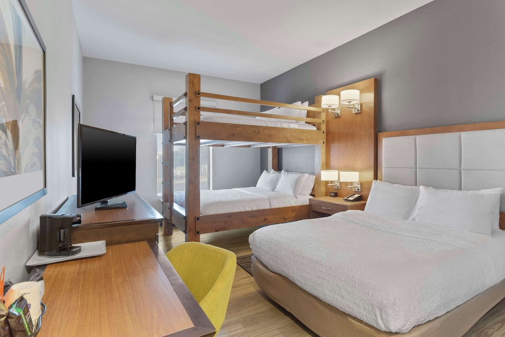 Hampton Inn & Suites Columbus Scioto Downs - photo 10