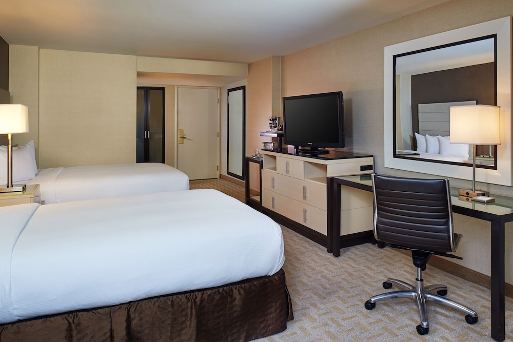 Hilton Los Angeles Airport - photo 9
