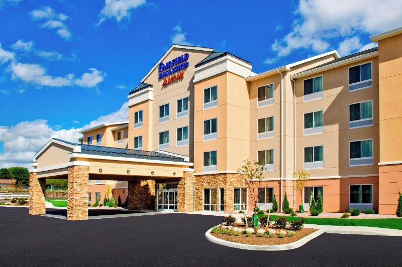 Fairfield Inn & Suites Watertown Thousand Islands - carbon neutral hotel in Watertown