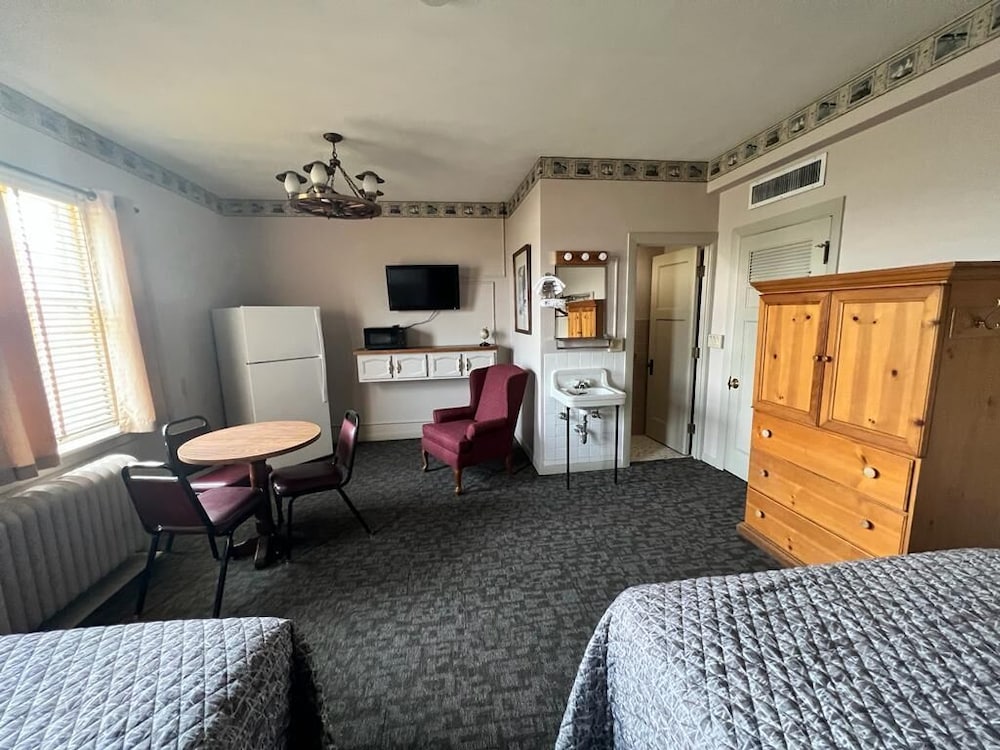 Canfield Hotel - photo 3