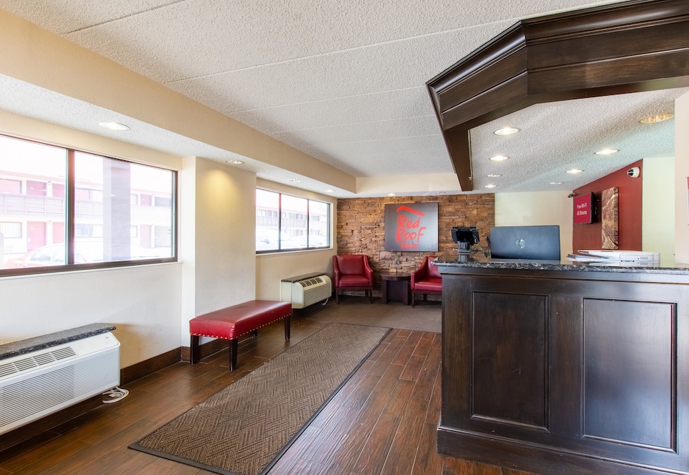 Red Roof Inn Grand Rapids Airport - photo 6