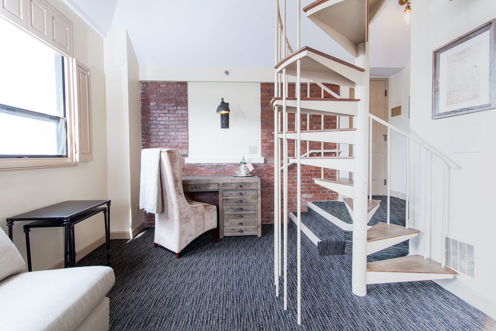 Garrison Inn Boutique Hotel - photo 18