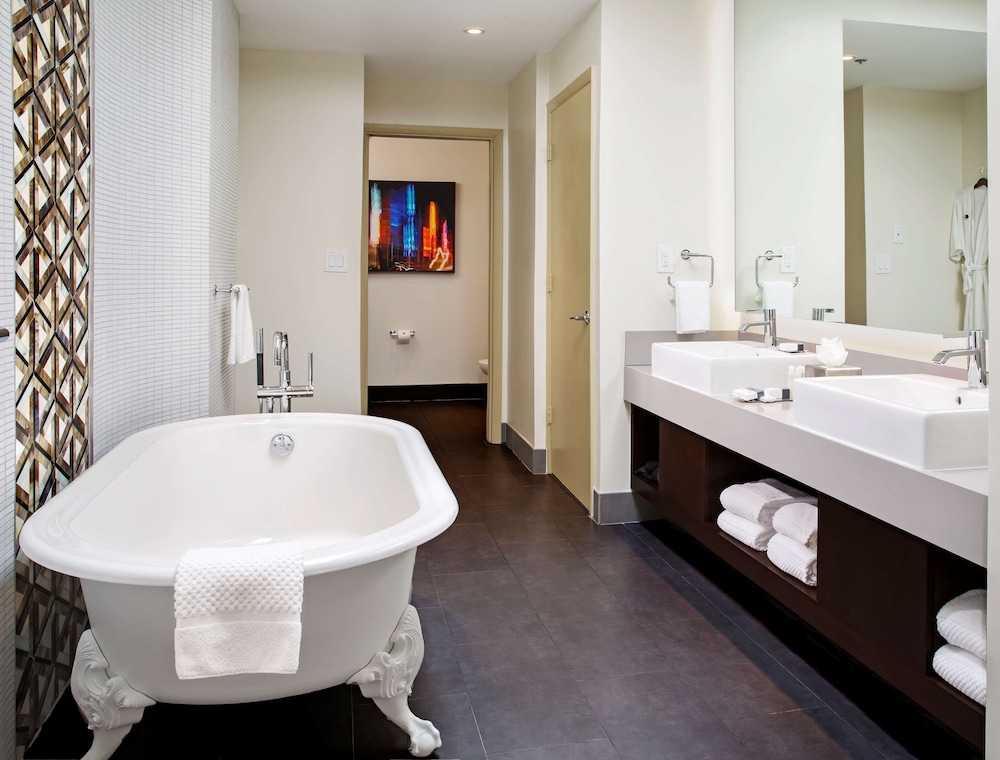DoubleTree by Hilton Hotel Miami Airport & Convention Center - photo 42
