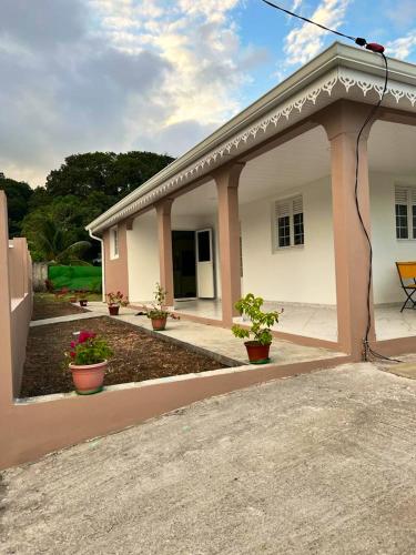 Maison charmante au Vauclin avec jardin clôturé. — 4-Star Luxury Hotel in Le Vauclin, Martinique