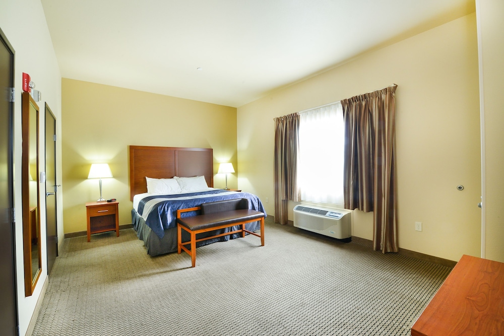 Baymont by Wyndham Grand Forks - photo 10