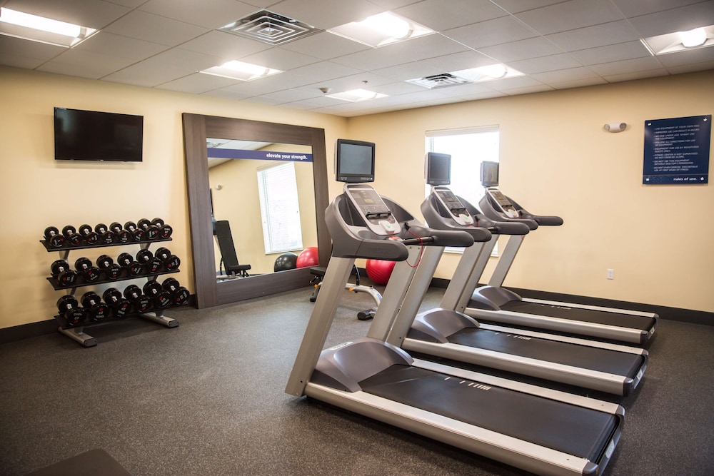 Hampton Inn Pontiac - photo 26