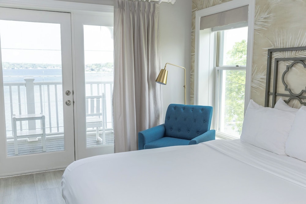 The Geneva Inn - photo 18