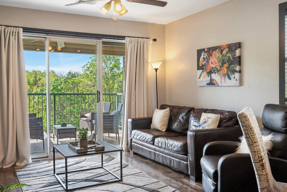 Peaceful Resort Condo Holiday Home for 6 in Branson, United States