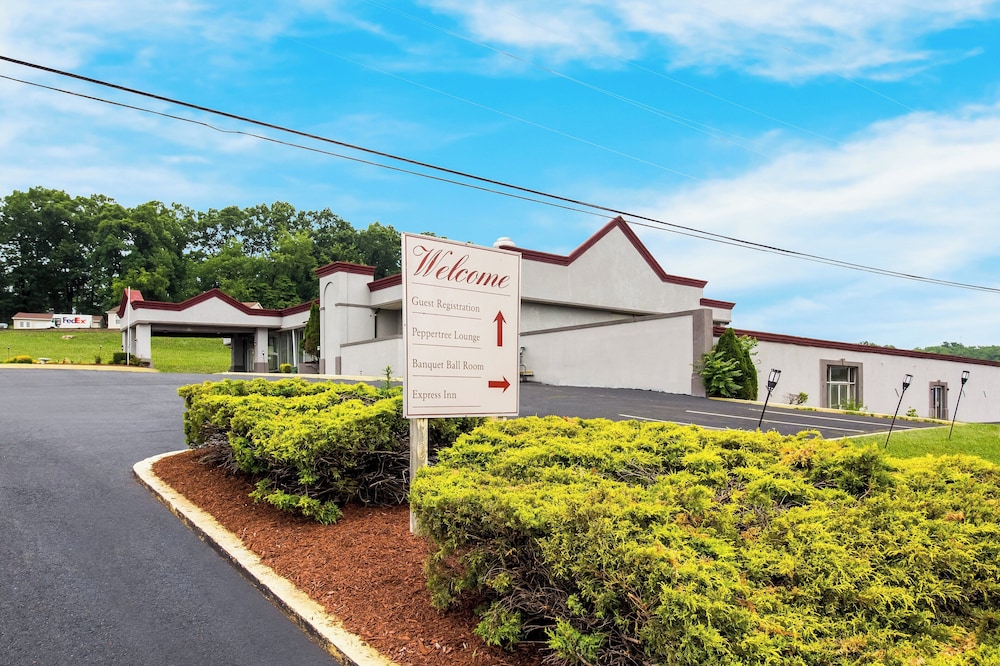 Red Roof Inn New Stanton - photo 34