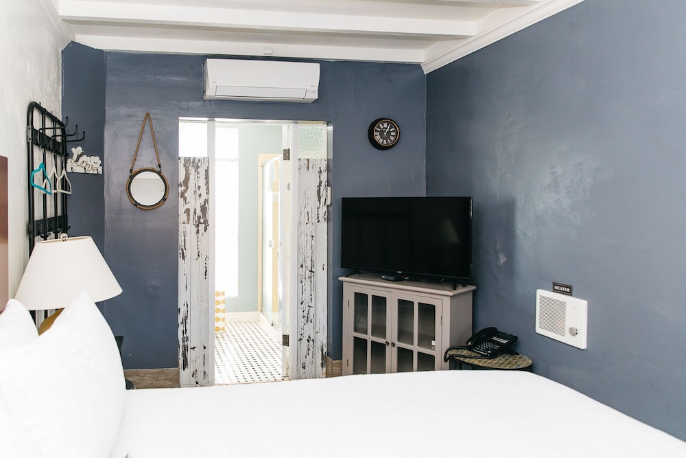 Laguna Cove Hotel - photo 21