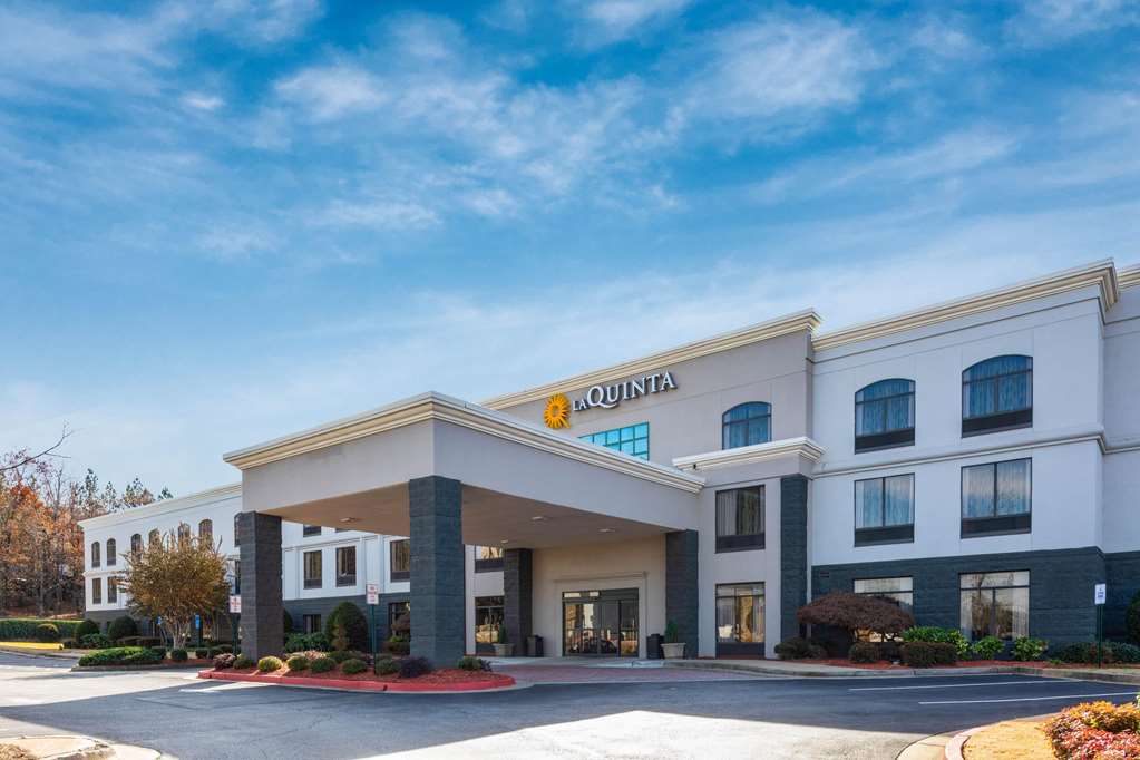 La Quinta Inn & Suites by Wyndham Kennesaw - featured photo