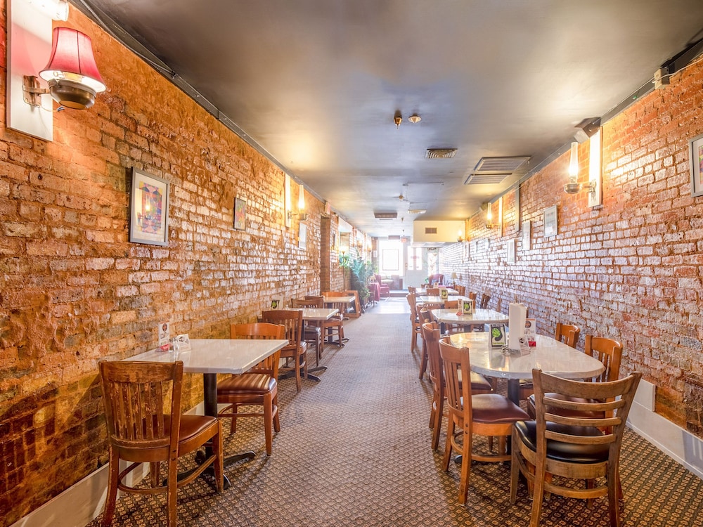 The Belmont Inn - photo 39