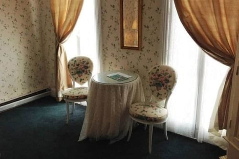 Walden on the Pond Hotel - photo 5