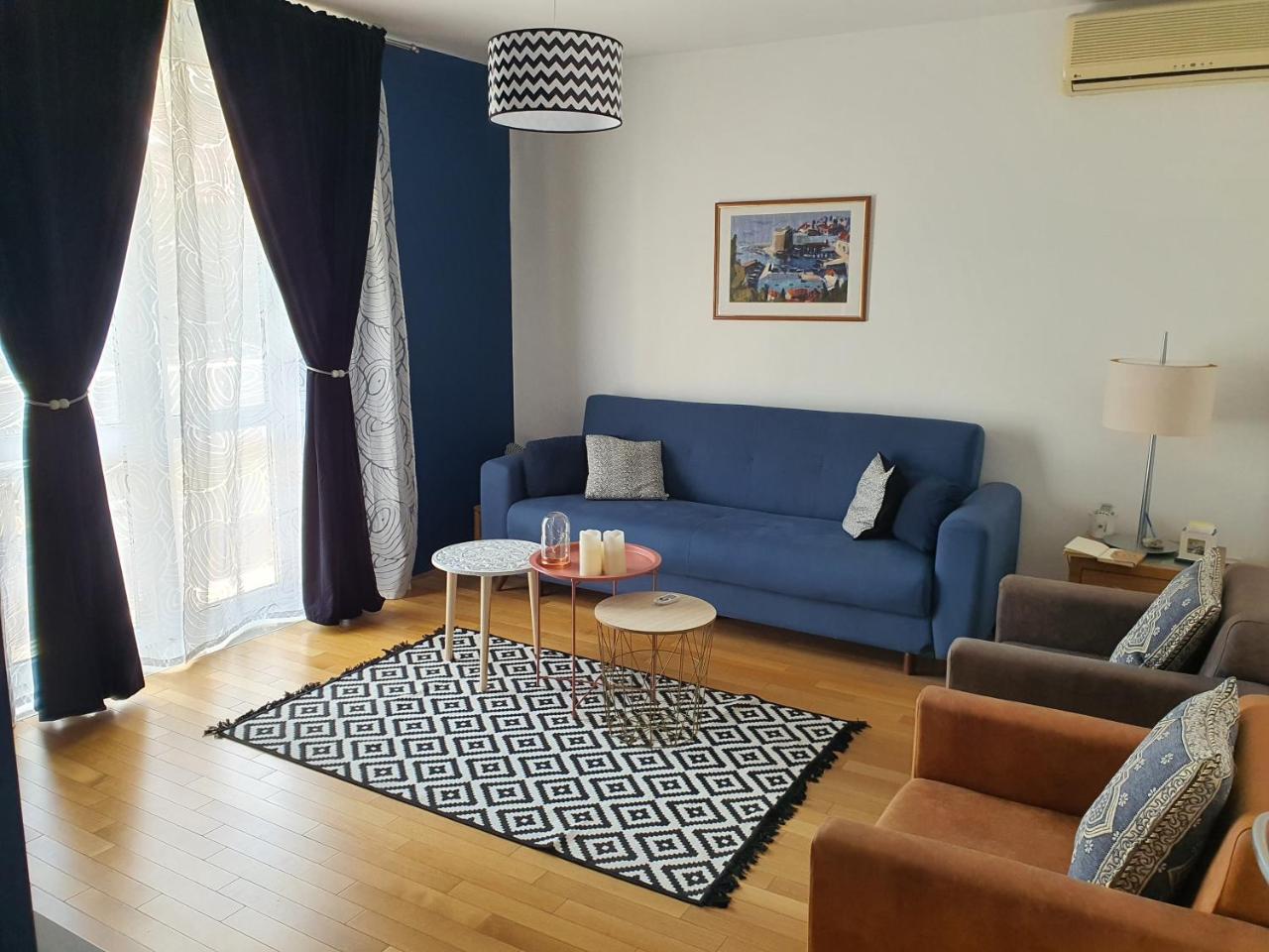 Batala1 City marina apartment with secured private parking