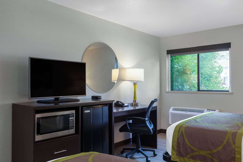 Super 8 by Wyndham St. Regis - photo 25
