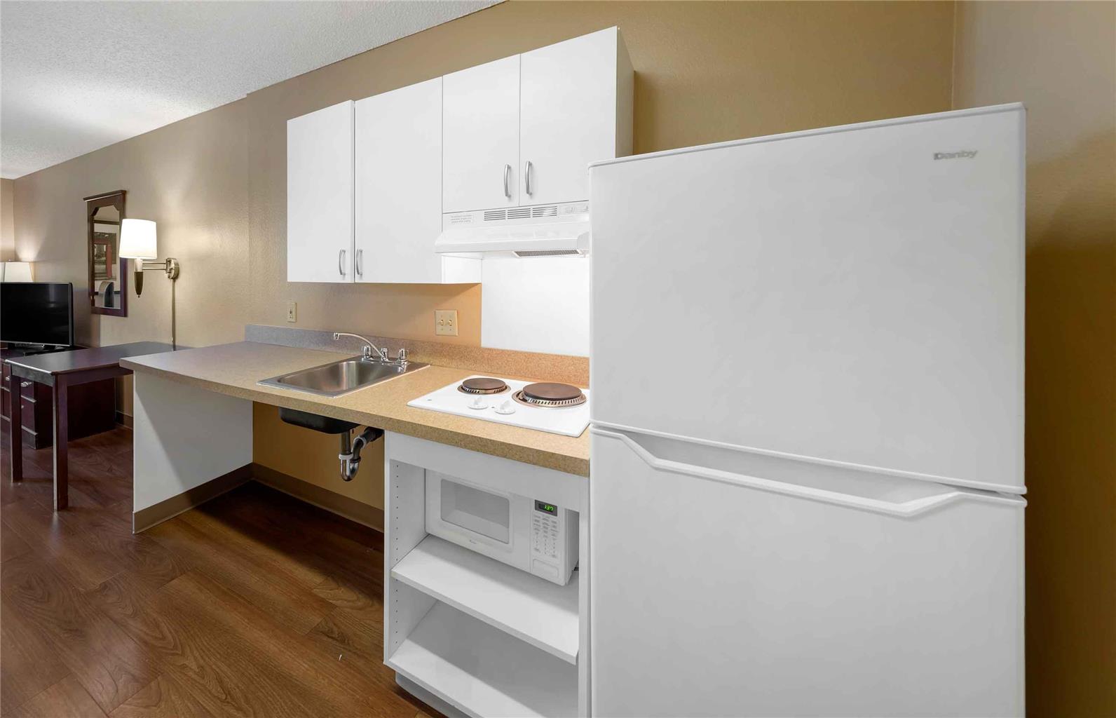 Extended Stay America Suites Los Angeles Burbank Airport - photo 29