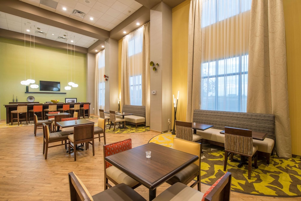 Hampton Inn Waynesboro - photo 5