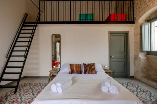 Isulatravel Villa Torre Molino With Heated Pool — 4-Star Luxury Hotel in Modica, Italy