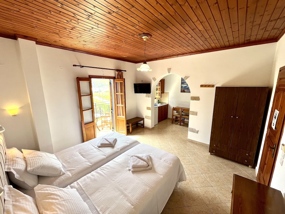 Nicolas Studios - carbon neutral hotel in Patmos
