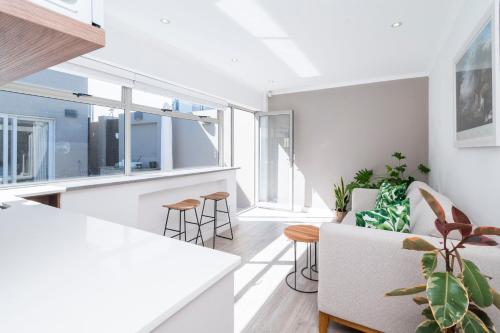 Modern & secure flatlet on shared property