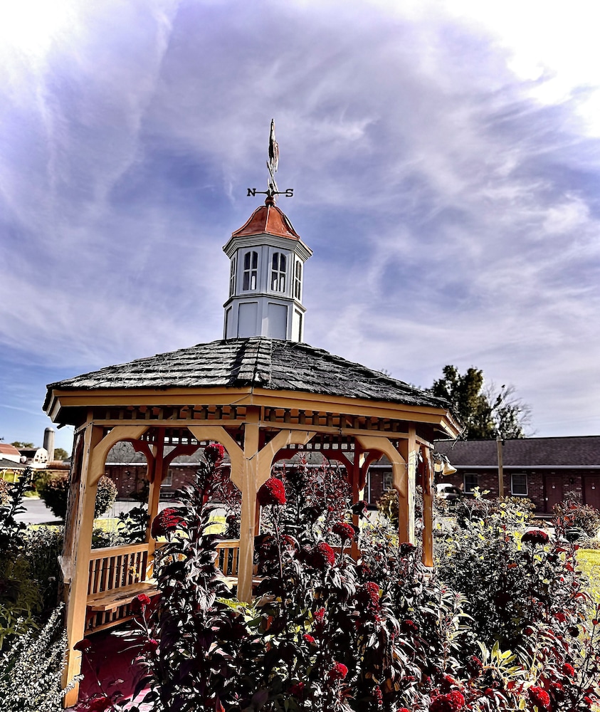 Weathervane Motor Court - photo 21