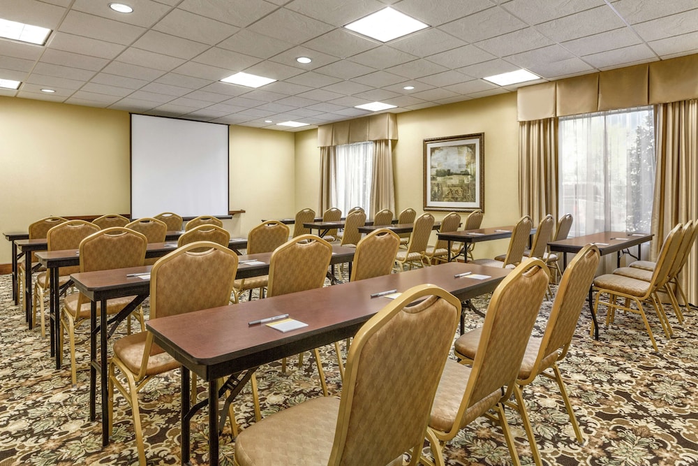Hampton Inn Duncan - photo 38