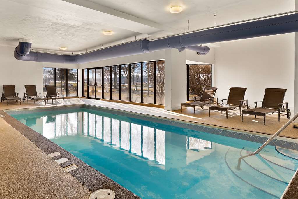 Hotel RL Cleveland Airport West - photo 21