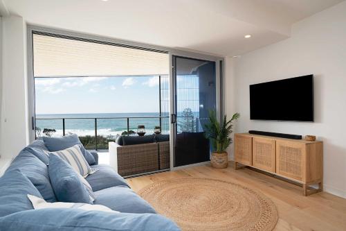 Beach Life Luxe beachfront Apt — 4-Star Luxury Hotel in Alexandra Headland, Australia
