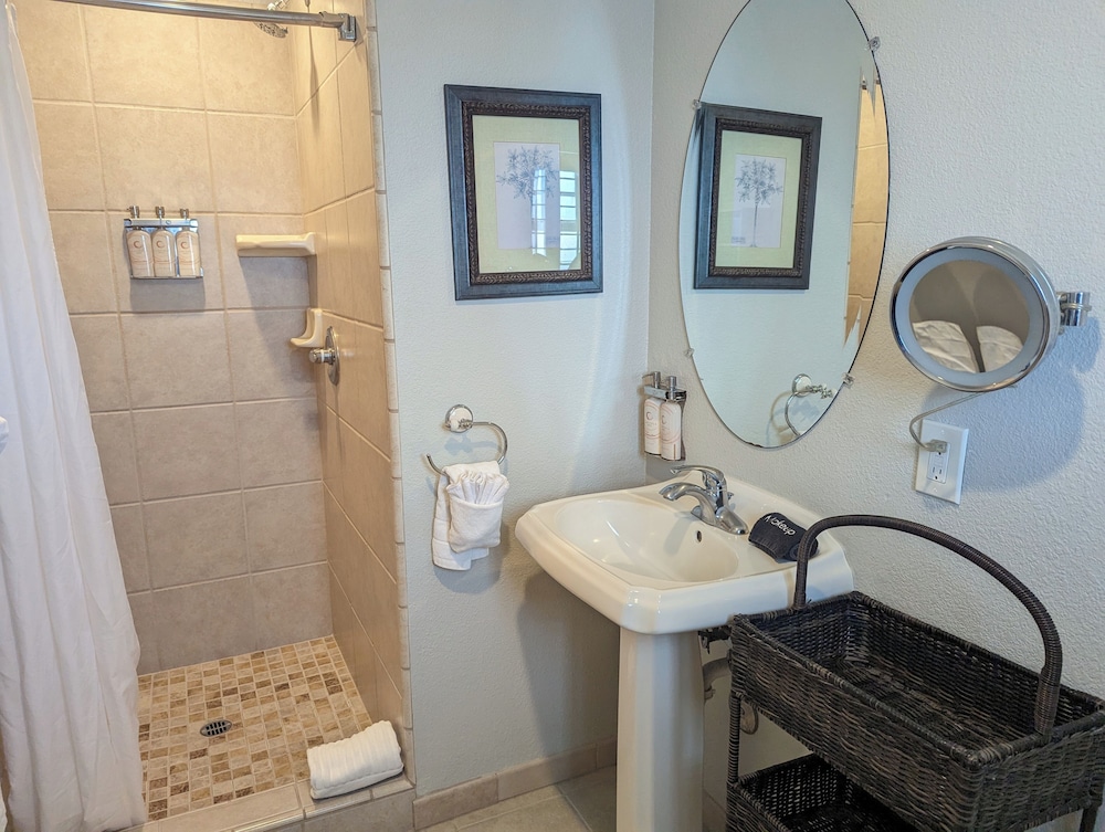 Capitola Hotel - photo 64
