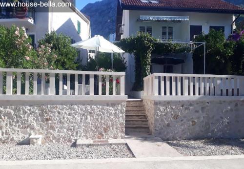Summer House Bella on the Beach — 4-Star Luxury Hotel in Gradac, Croatia