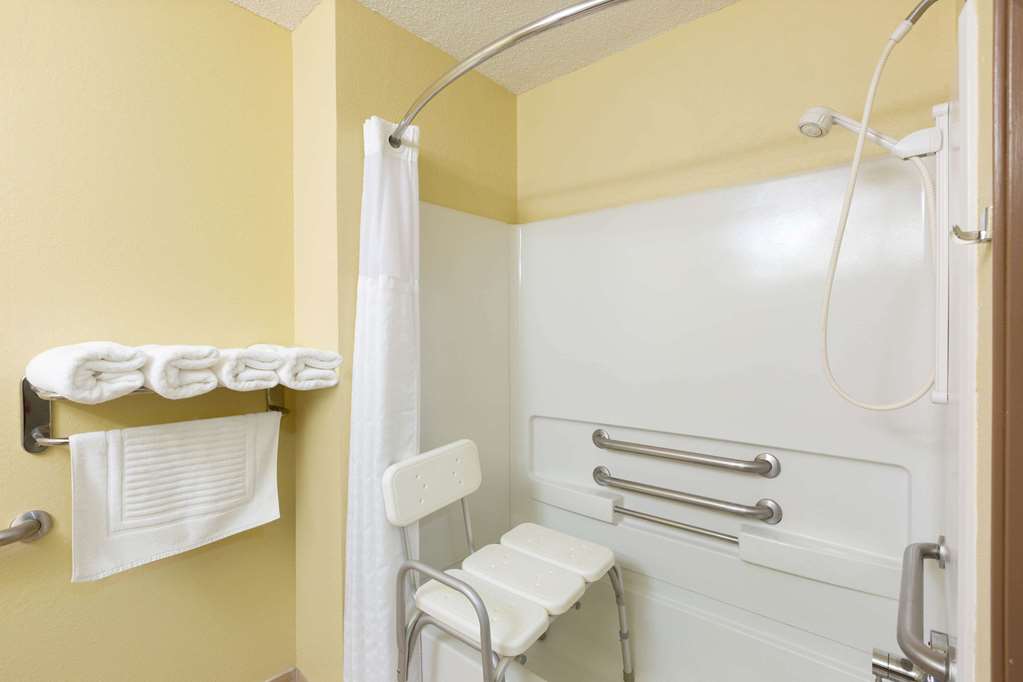 Baymont by Wyndham Fort Dodge - photo 12