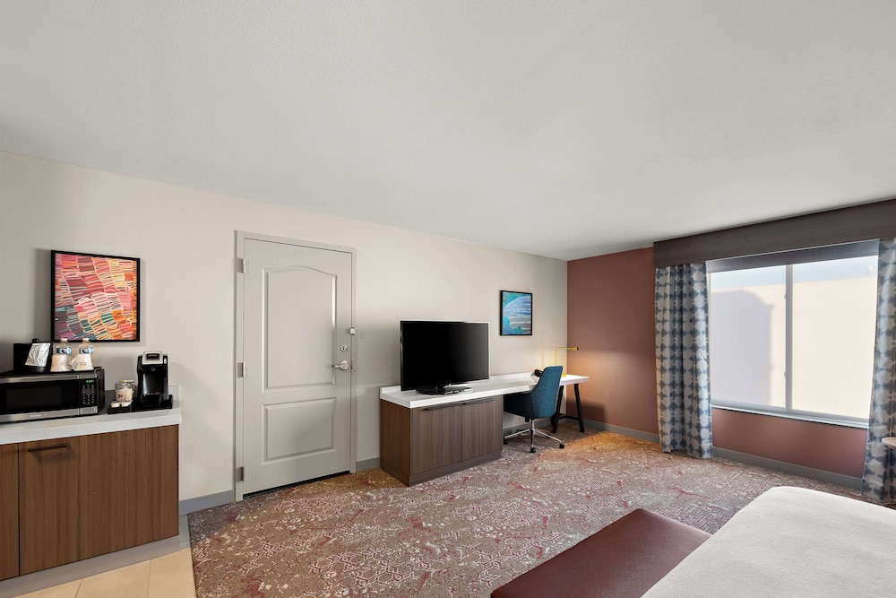 Hilton Garden Inn Omaha East Council Bluffs - photo 16