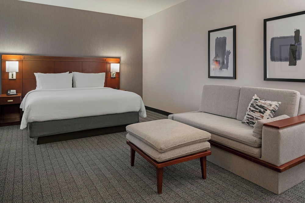 Courtyard by Marriott Long Beach Airport - photo 17