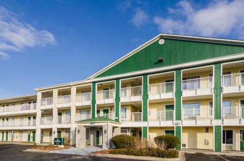 HomeTowne Studios Lake Charles Sulphur - photo 4