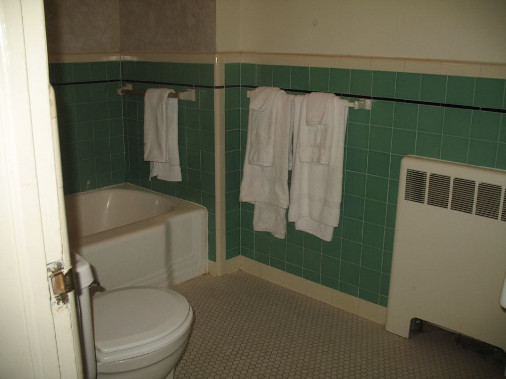 Great Basin Inn - photo 17