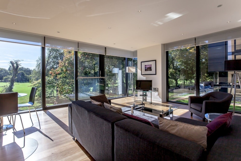 My Quartermile Apartments — 4-Star Luxury Hotel in Edinburgh, United Kingdom