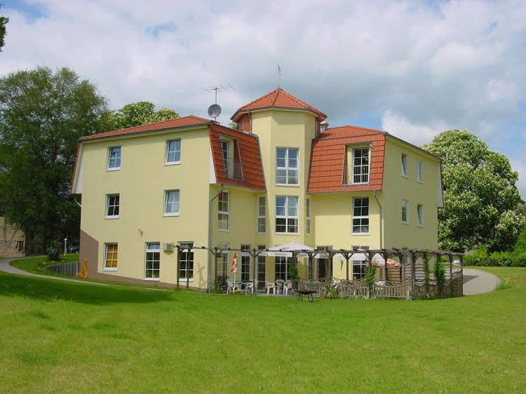 Landhotel Am Peetscher See — hotel in Mirow