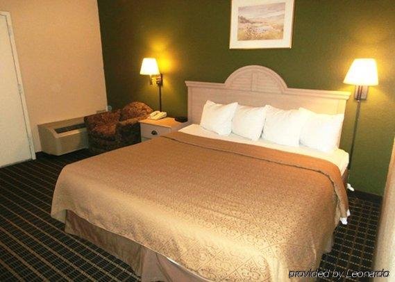 Quality Inn Merriam Kansas City - photo 2