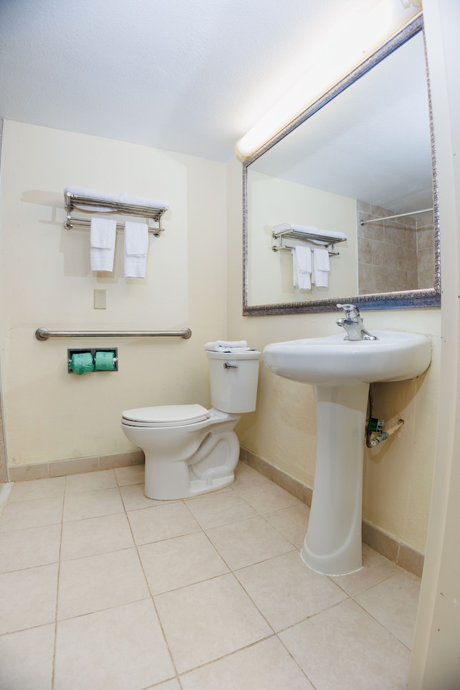 Garnet Inn & Suites Orlando - photo 98