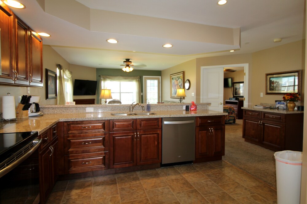 Brook Poolside Walk In Meadow Brook - photo 17