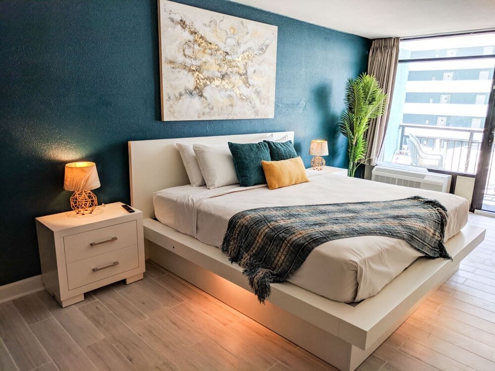 Landmark 708 - carbon neutral hotel in Myrtle Beach