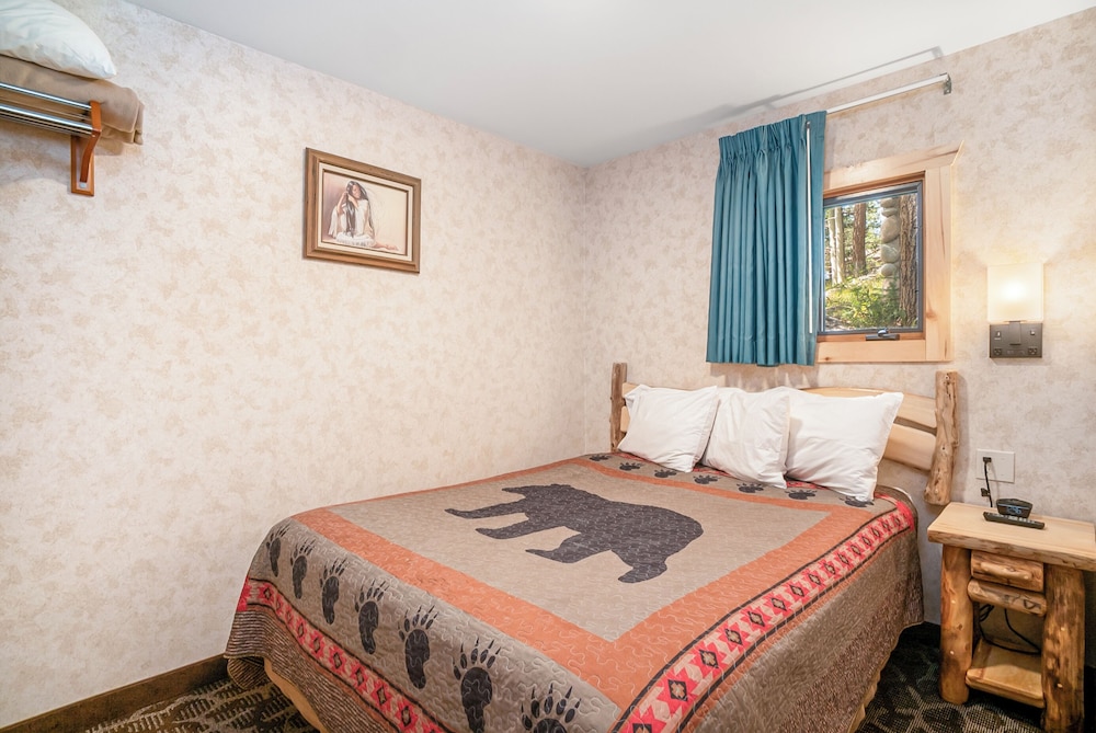 Spirit Lake Lodge - photo 16