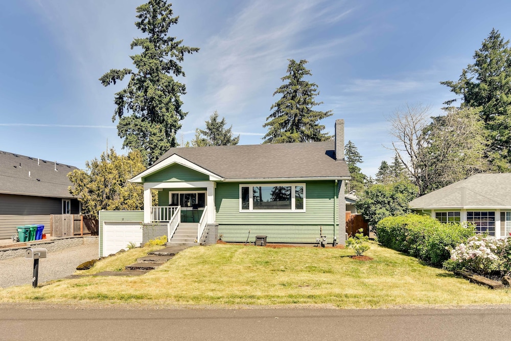 Charming Portland Home Walk To Light Rail — 4-Star Luxury Hotel in Milwaukie, United States