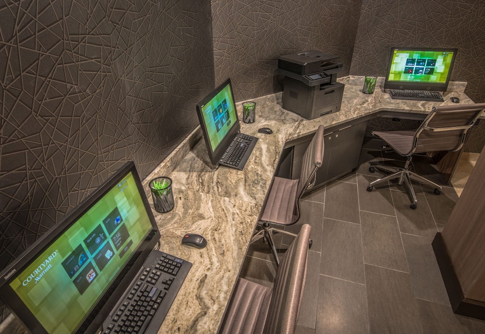 Courtyard by Marriott Bethesda Chevy Chase - photo 34