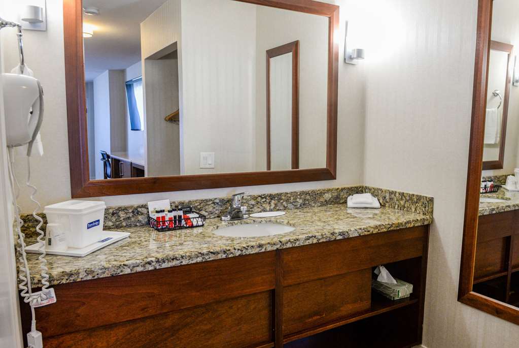 Travelodge by Wyndham Culver City - photo 23